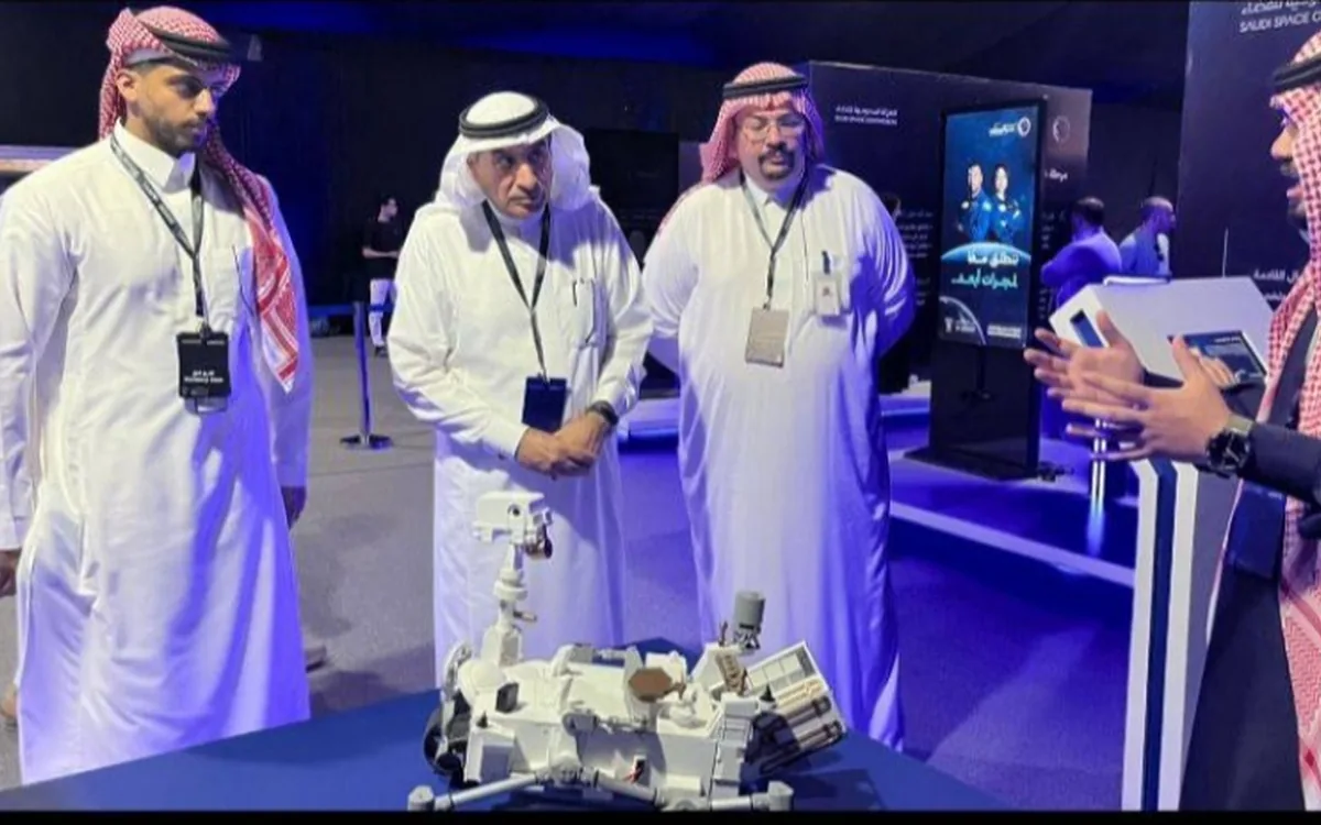 زيارة معرض السعودية نحو الفضاء