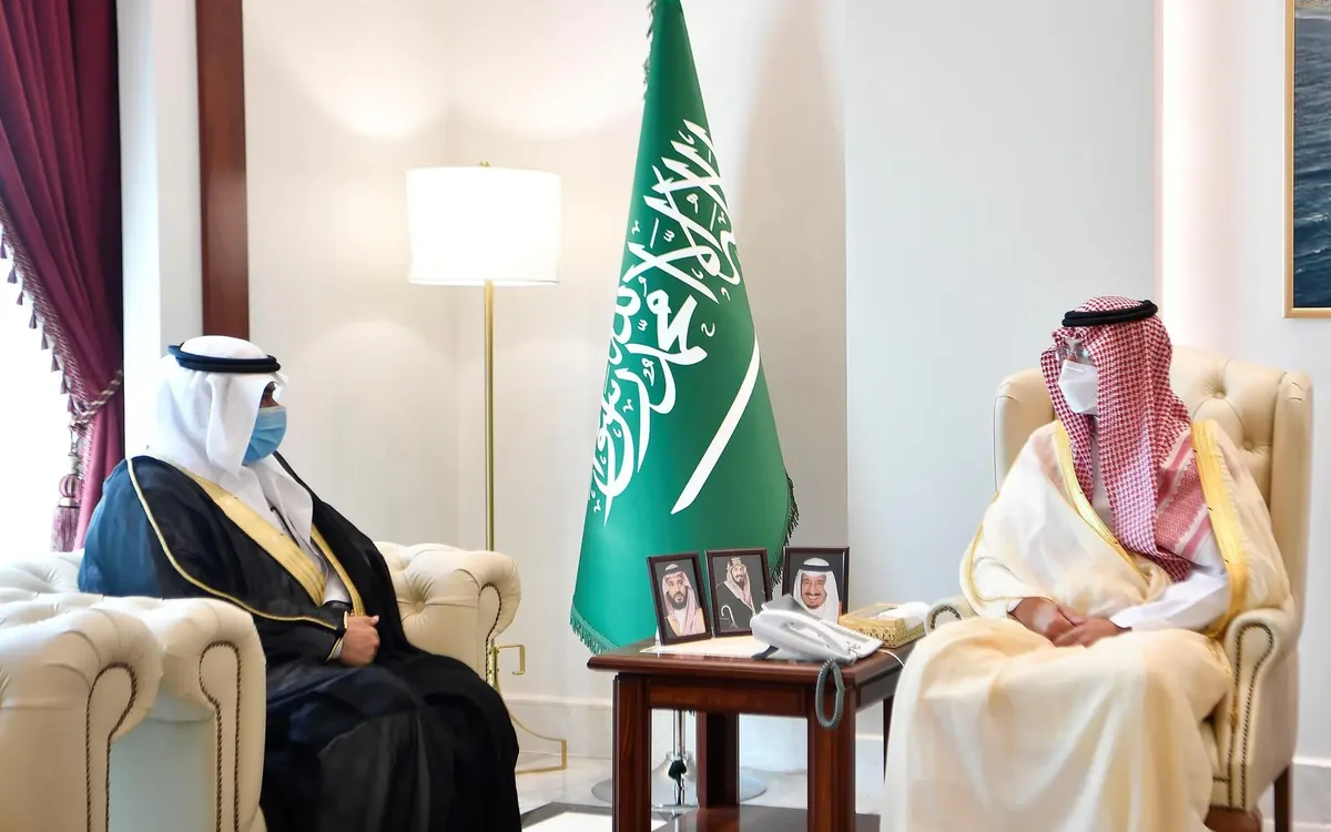 الأمير سعود بن عبدالله بن جلوي يستقبل مدير الفرع